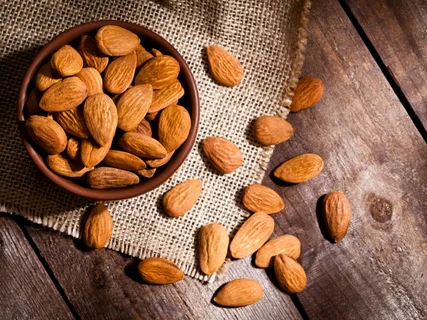 تصویر 1 از خرید بادام پوست کاغذی شور + قیمت فروش استثنایی